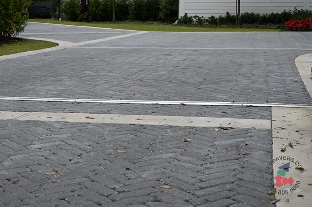 4×4 Mini Brick · Charcoal Tumbled