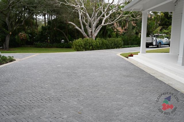 4×4 Mini Brick · Charcoal Tumbled