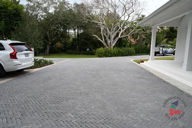 4×4 Mini Brick · Charcoal Tumbled