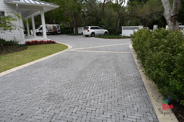 4×4 Mini Brick · Charcoal Tumbled