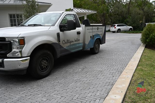 4×4 Mini Brick · Charcoal Tumbled