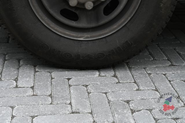4×4 Mini Brick · Charcoal Tumbled