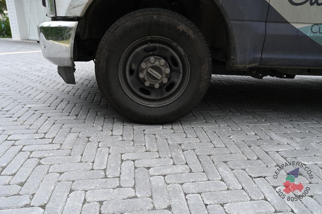 4×4 Mini Brick · Charcoal Tumbled