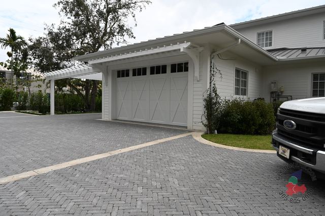 4×4 Mini Brick · Charcoal Tumbled