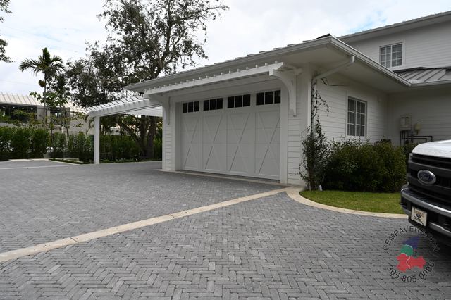 4×4 Mini Brick · Charcoal Tumbled