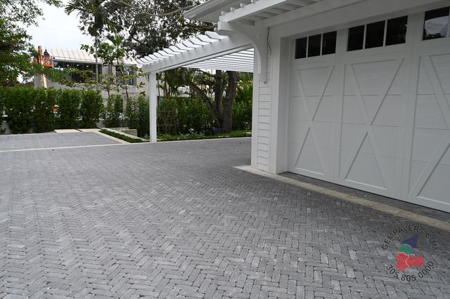 4×4 Mini Brick · Charcoal Tumbled