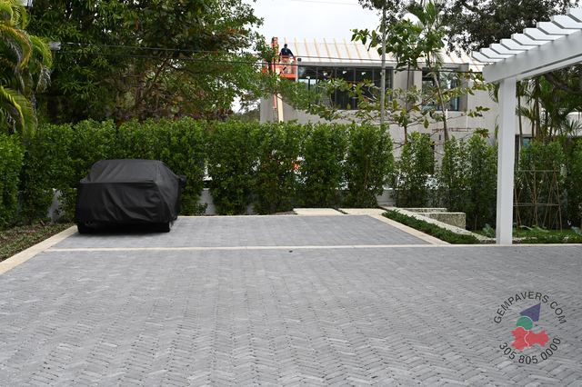 4×4 Mini Brick · Charcoal Tumbled
