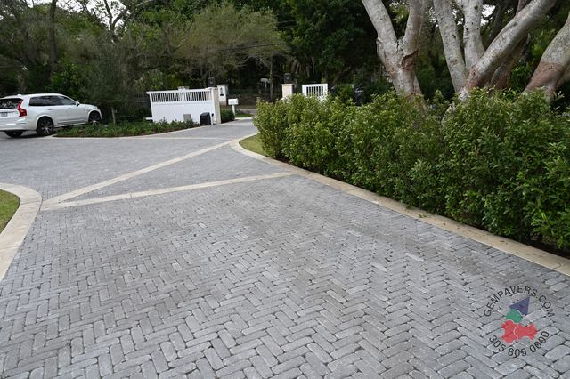 4×4 Mini Brick · Charcoal Tumbled