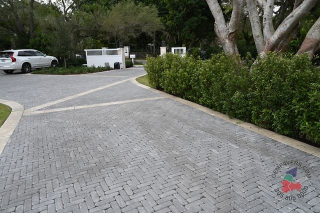 4×4 Mini Brick · Charcoal Tumbled