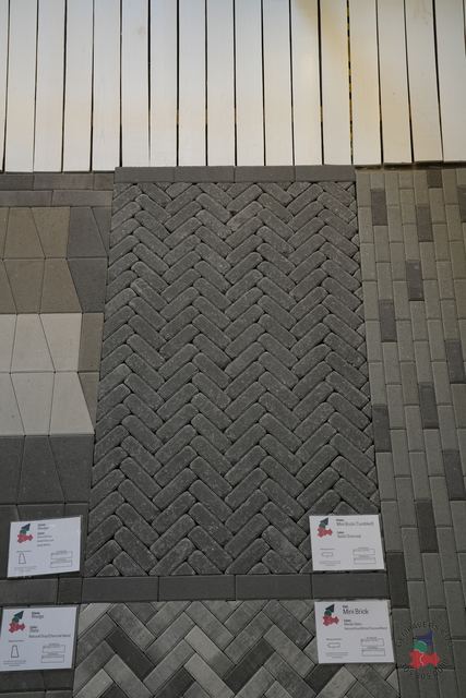 4×4 Mini Brick · Charcoal Tumbled