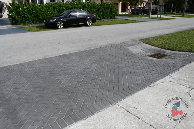 4×8 Brick · Charcoal