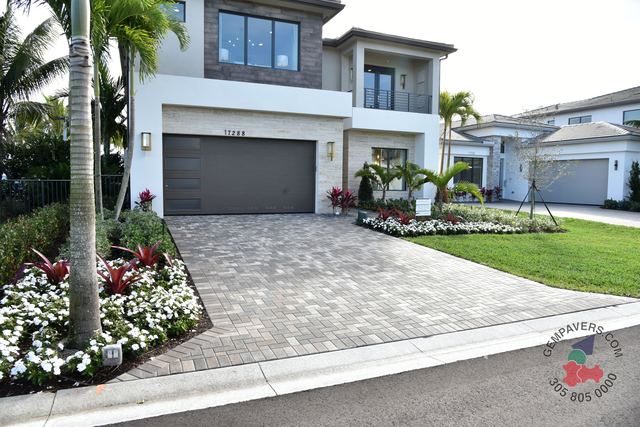 4×8 Brick · Tan Sandstone Taupe