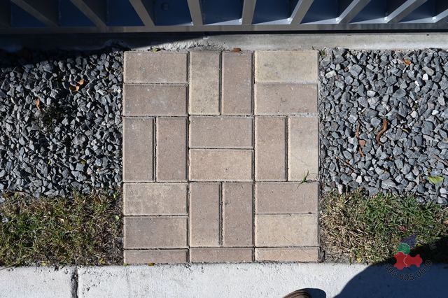 4×8 Brick · Tan Sandstone