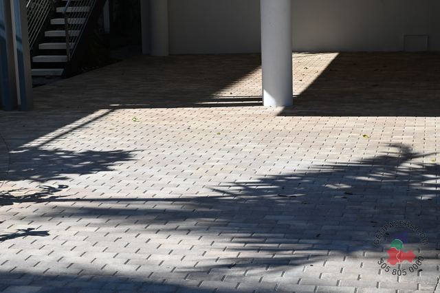 4×8 Brick · Tan Sandstone