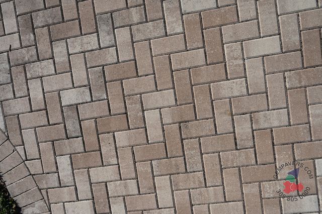 4×8 Brick · Tan Sandstone