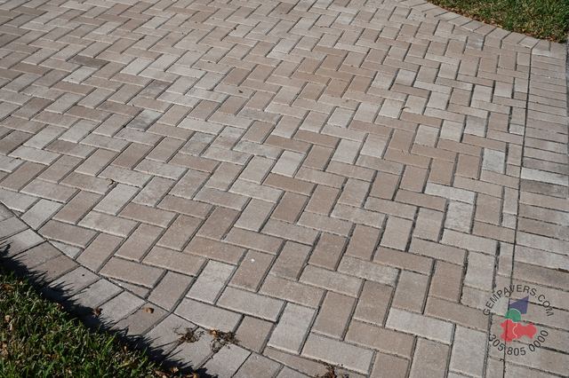 4×8 Brick · Tan Sandstone