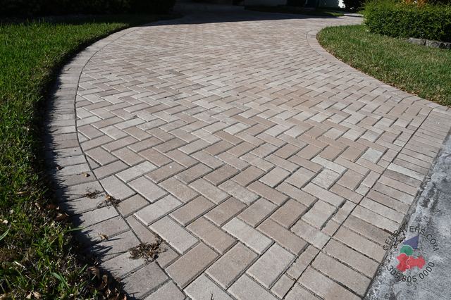 4×8 Brick · Tan Sandstone