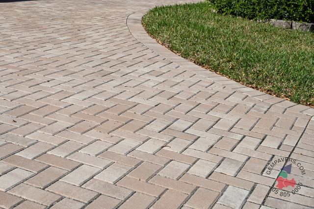 4×8 Brick · Tan Sandstone