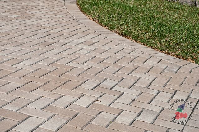 4×8 Brick · Tan Sandstone