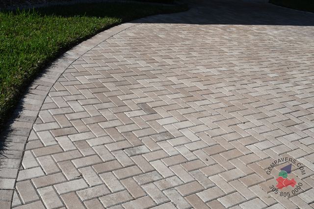 4×8 Brick · Tan Sandstone
