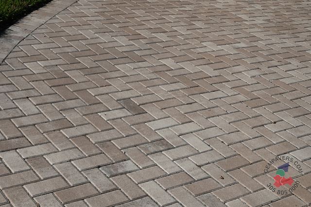 4×8 Brick · Tan Sandstone
