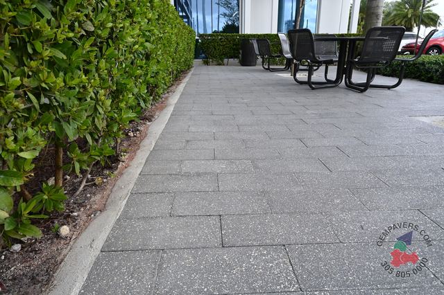 Plank Paver 8×16 · Charcoal Polished
