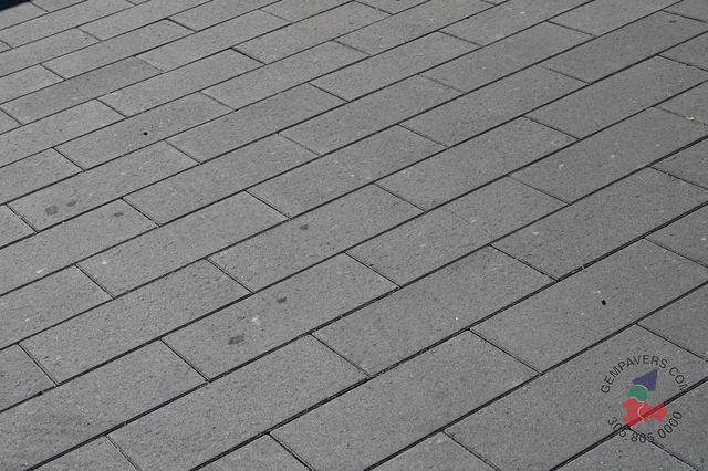 Plank Paver 8×16 · Grey
