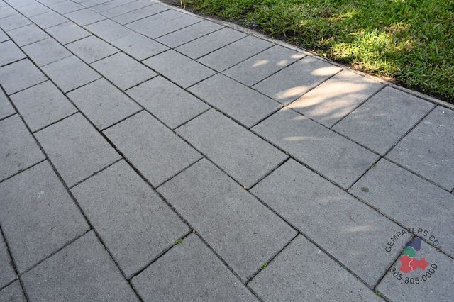 Plank Paver 8×16 · Grey