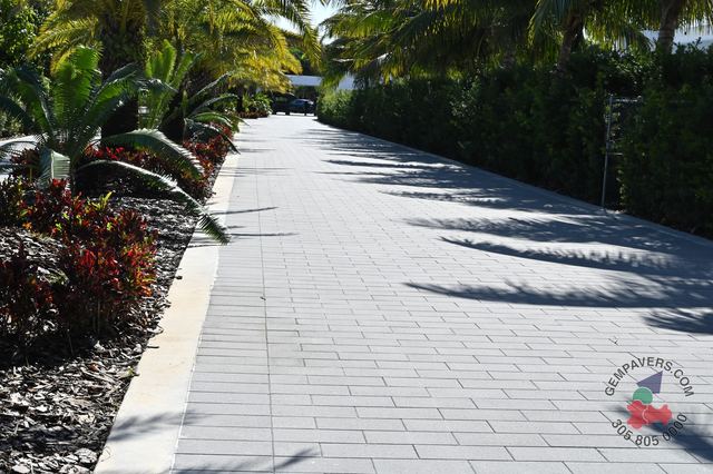 Plank Paver 8×16 · Grey