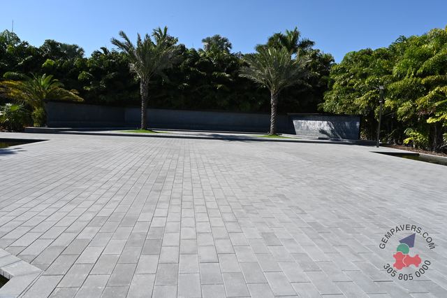 Plank Paver 8×16 · Grey