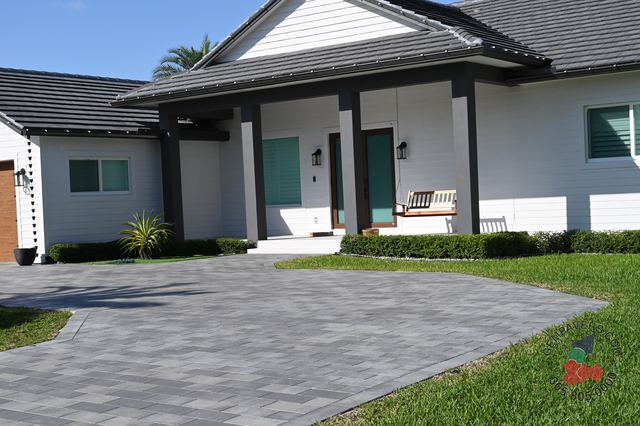 Plank Paver 8×16 · Slate