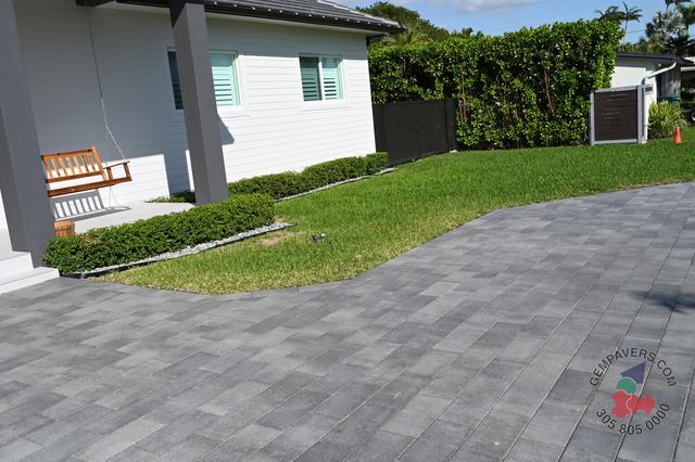 Plank Paver 8×16 · Slate
