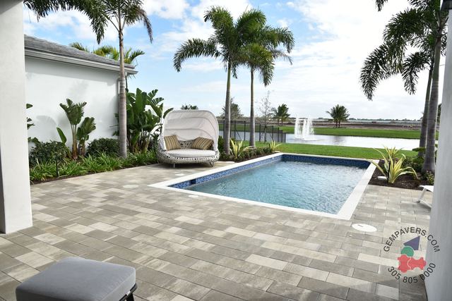 Plank Paver 8×16 · Tan Sandstone White