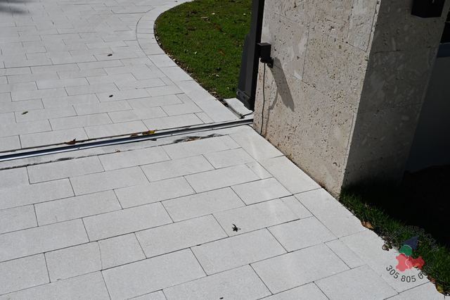 Plank Paver 8×16 · White Polished