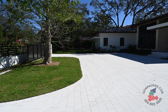 Plank Paver 8×16 · White Polished