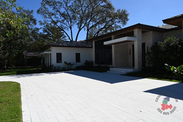 Plank Paver 8×16 · White Polished