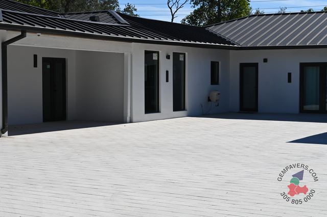 Plank Paver 8×16 · White