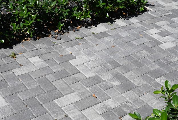 Wedge paver